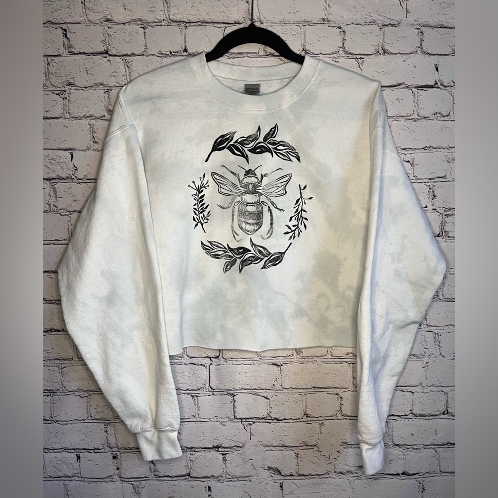 White & Grey Tie Dye Bee Crop Sweatshirt